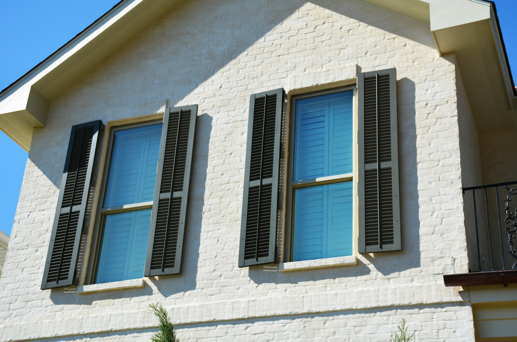 The Complete Guide to Outdoor Shutter Blinds: Enhance Your Home’s Style and Functionality