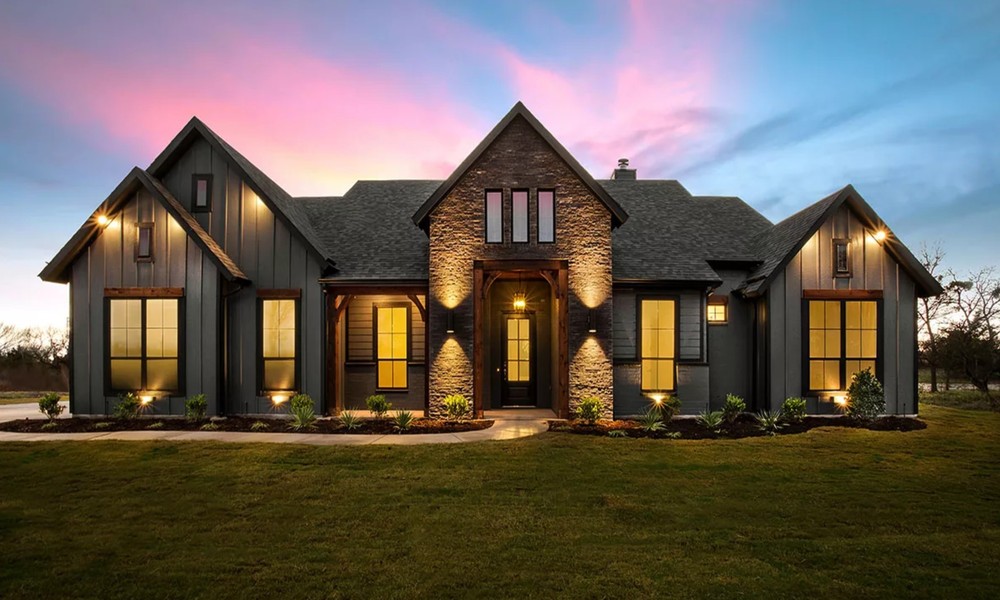 How Outdoor Lighting Can Transform Your Austin, Texas Home’s Curb Appeal With The Help From An Electrician
